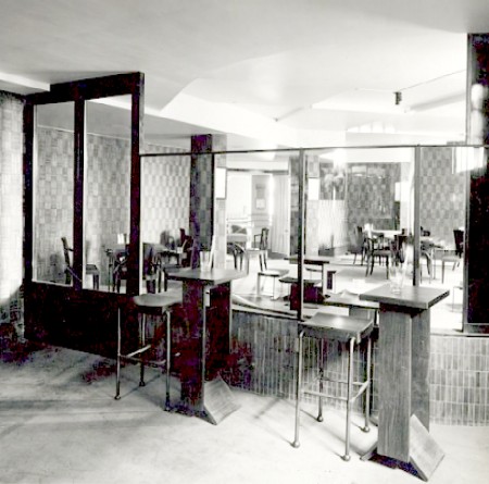 Pierre Chareau's Sliding Glass Dividers